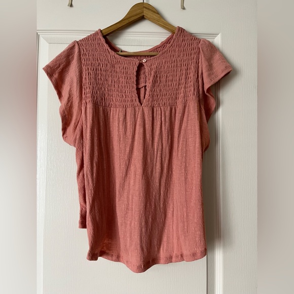 Flutter sleeve top. - Picture 3 of 4